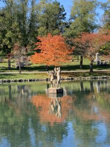 Three Sister Statue in Forest Lawn Cemetery